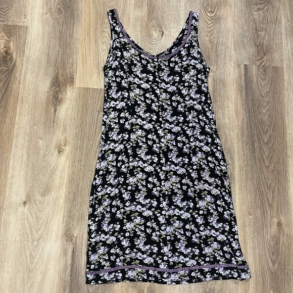 Gorgeous VTG 90’s/Y2K Gap 100% Rayon Floral Black Purple Zip Back Dress Small - Picture 5 of 5